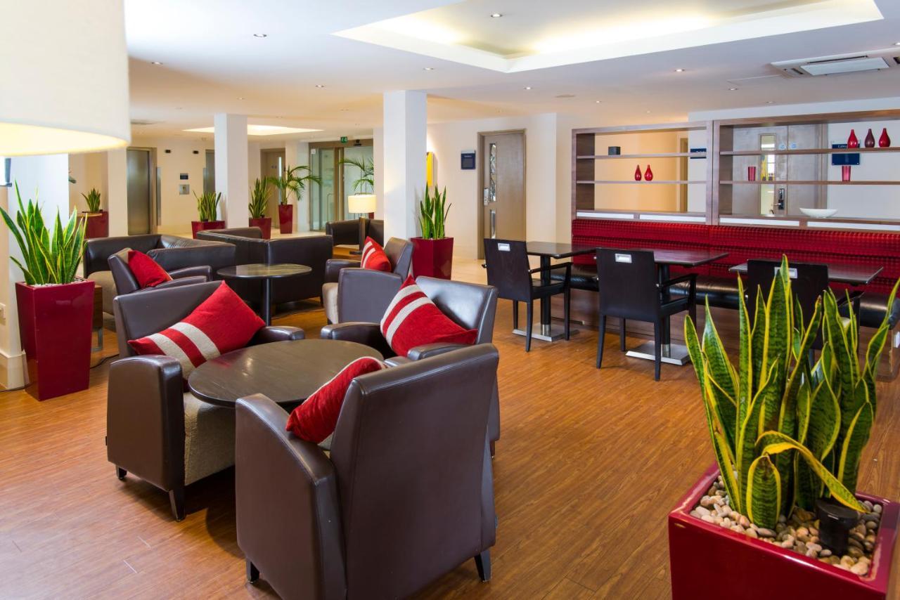 Holiday Inn Express Northampton - South By Ihg Luaran gambar