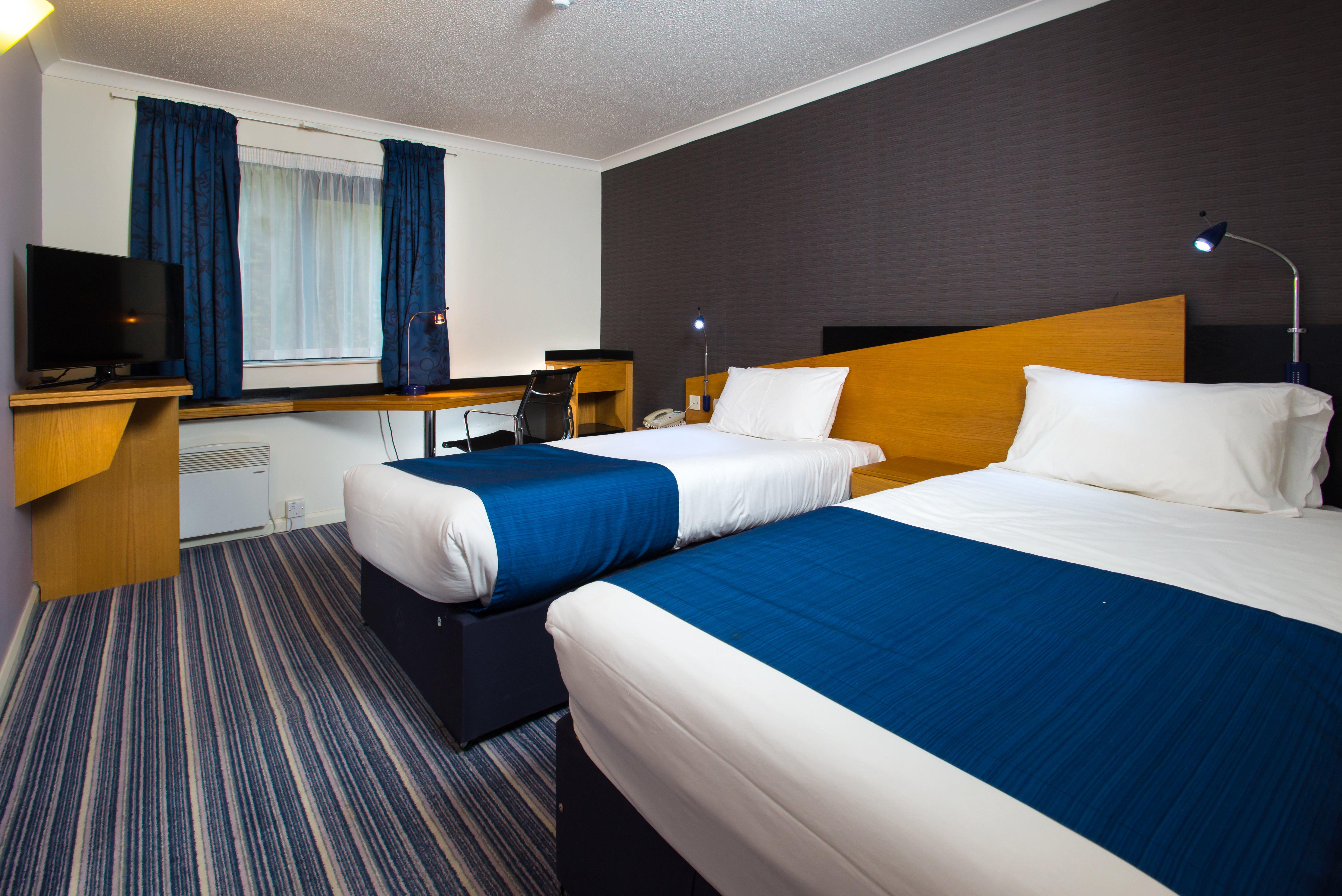 Holiday Inn Express Northampton - South By Ihg Luaran gambar