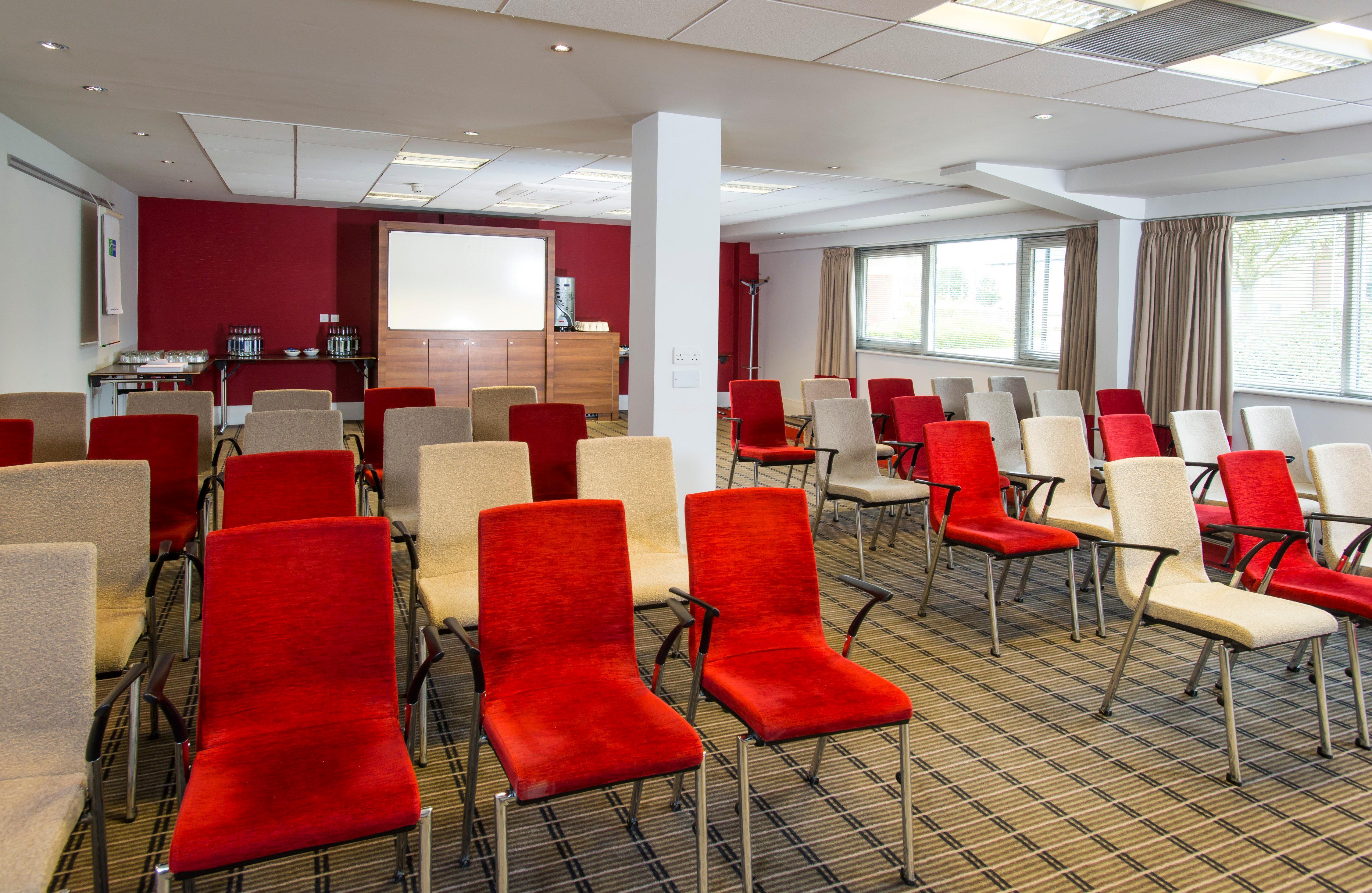 Holiday Inn Express Northampton - South By Ihg Luaran gambar