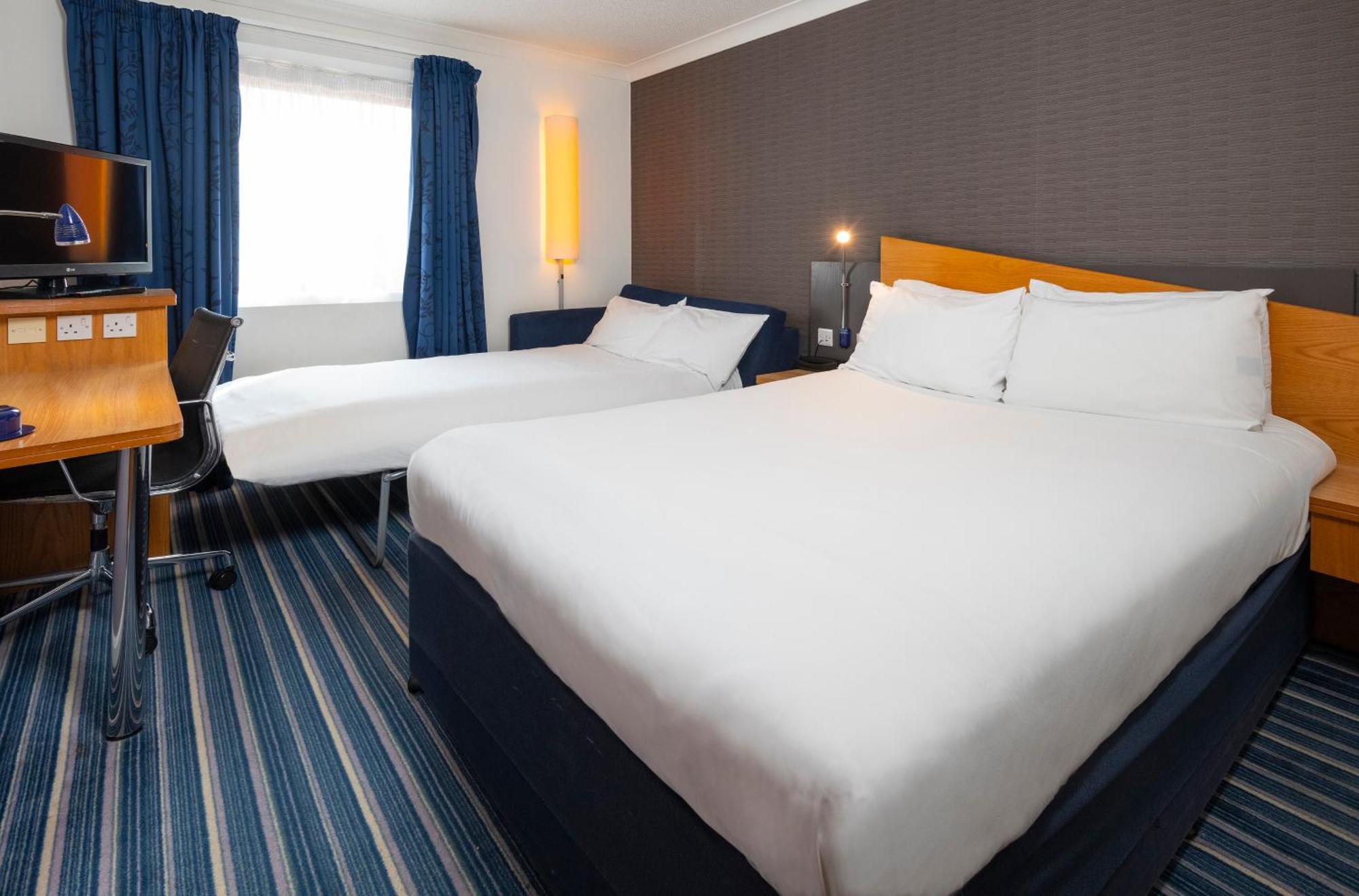 Holiday Inn Express Northampton - South By Ihg Luaran gambar