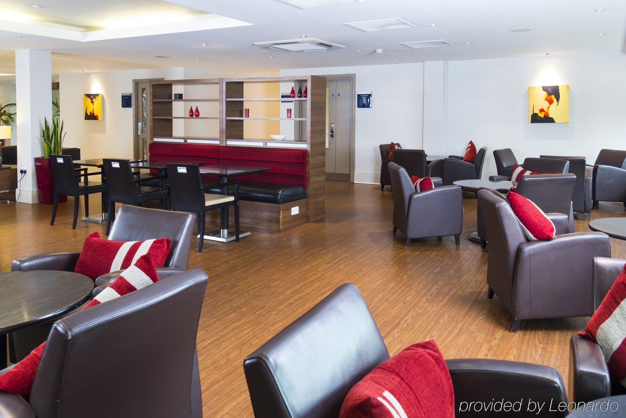 Holiday Inn Express Northampton - South By Ihg Luaran gambar