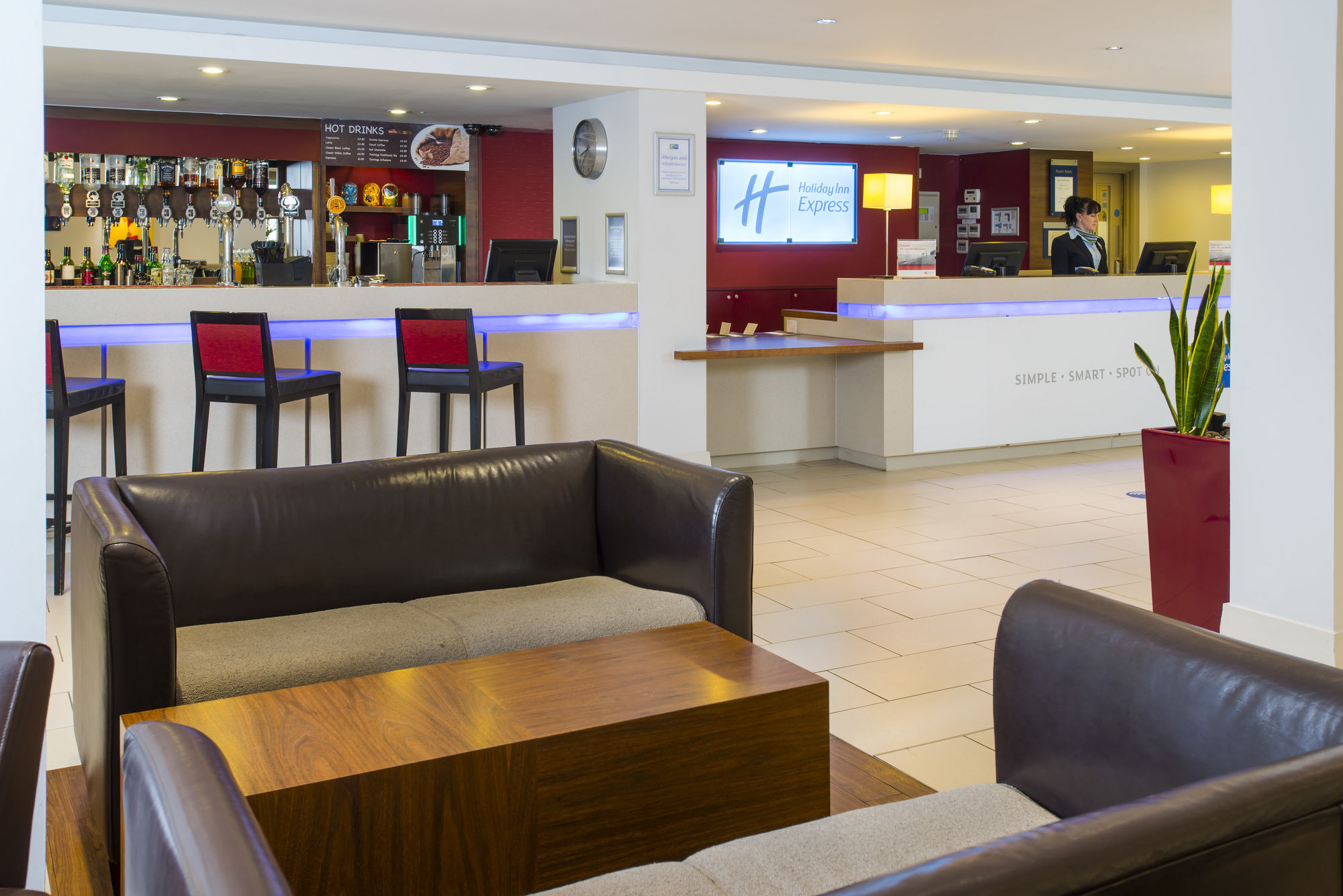 Holiday Inn Express Northampton - South By Ihg Luaran gambar