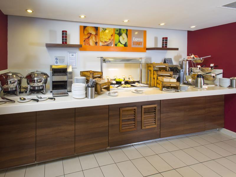Holiday Inn Express Northampton - South By Ihg Luaran gambar